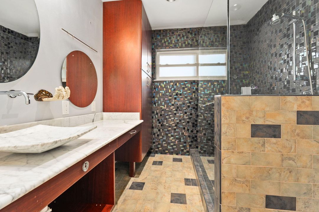 For Sale: $799,900 (4 beds, 3 baths, 4152 Square Feet)