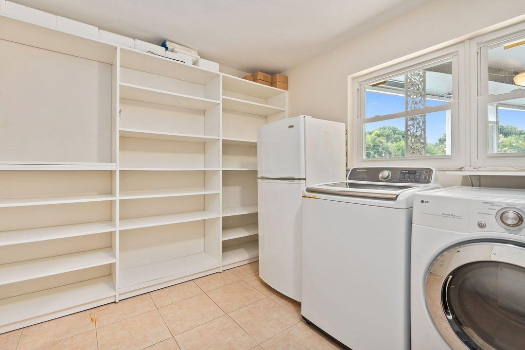 For Sale: $799,900 (4 beds, 3 baths, 4152 Square Feet)