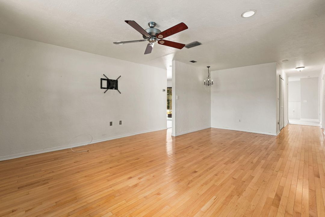 For Sale: $799,900 (4 beds, 3 baths, 4152 Square Feet)