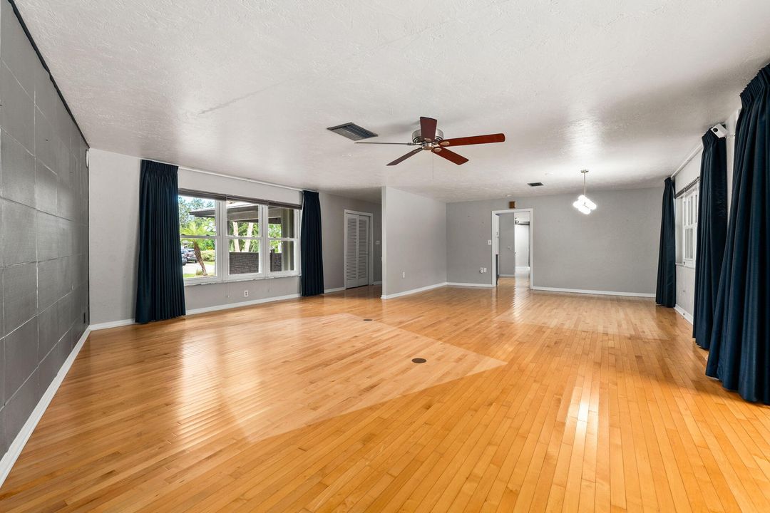 For Sale: $799,900 (4 beds, 3 baths, 4152 Square Feet)