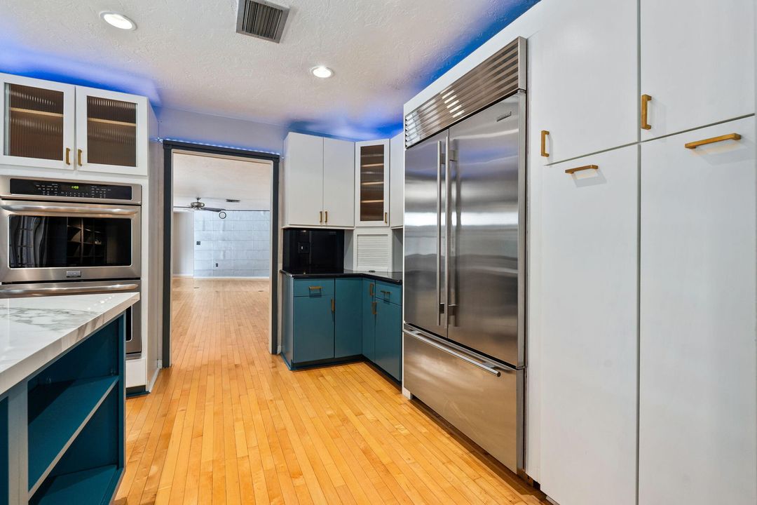 For Sale: $799,900 (4 beds, 3 baths, 4152 Square Feet)