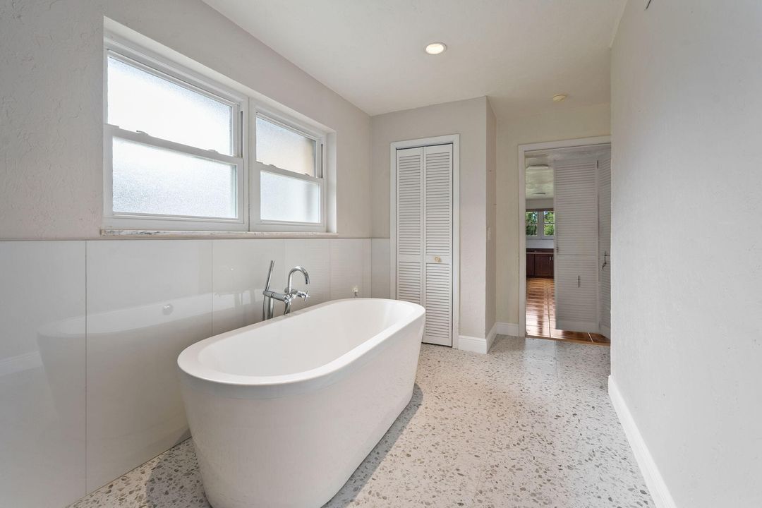 For Sale: $799,900 (4 beds, 3 baths, 4152 Square Feet)