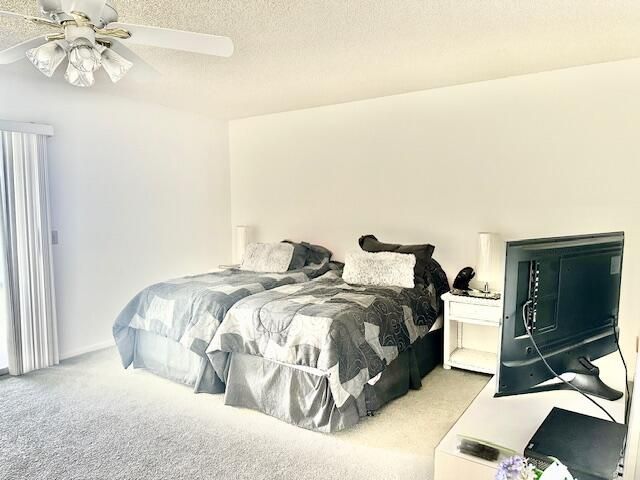 For Sale: $95,000 (1 beds, 1 baths, 752 Square Feet)