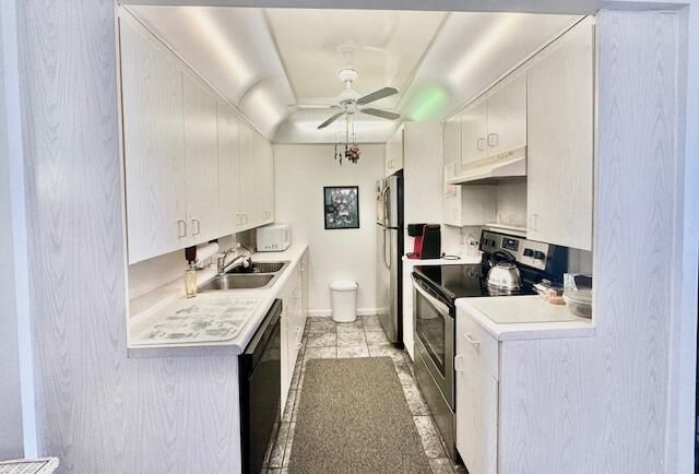 For Sale: $95,000 (1 beds, 1 baths, 752 Square Feet)