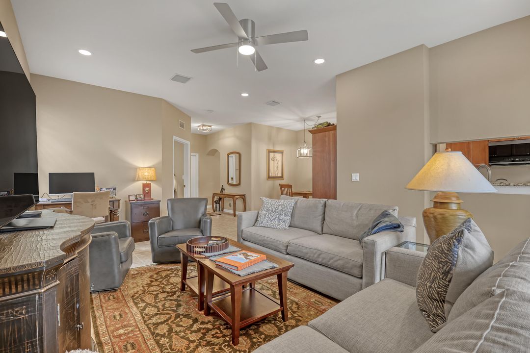 合同活跃: $379,900 (3 贝兹, 2 浴室, 1482 平方英尺)