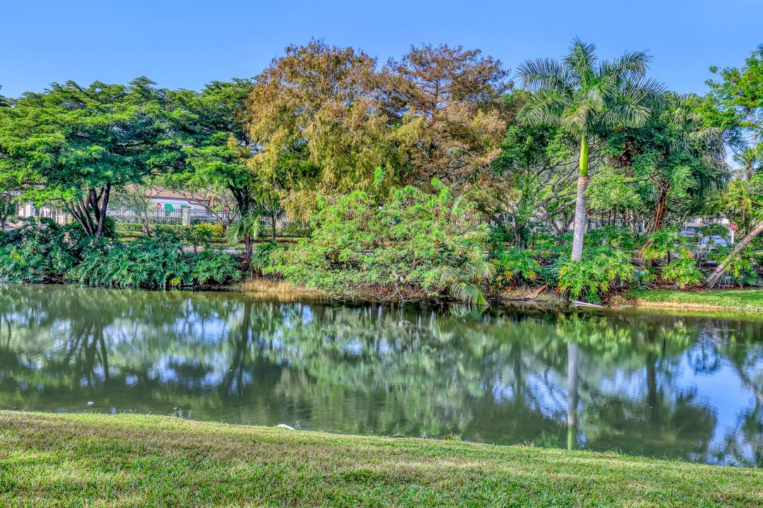 合同活跃: $379,900 (3 贝兹, 2 浴室, 1482 平方英尺)