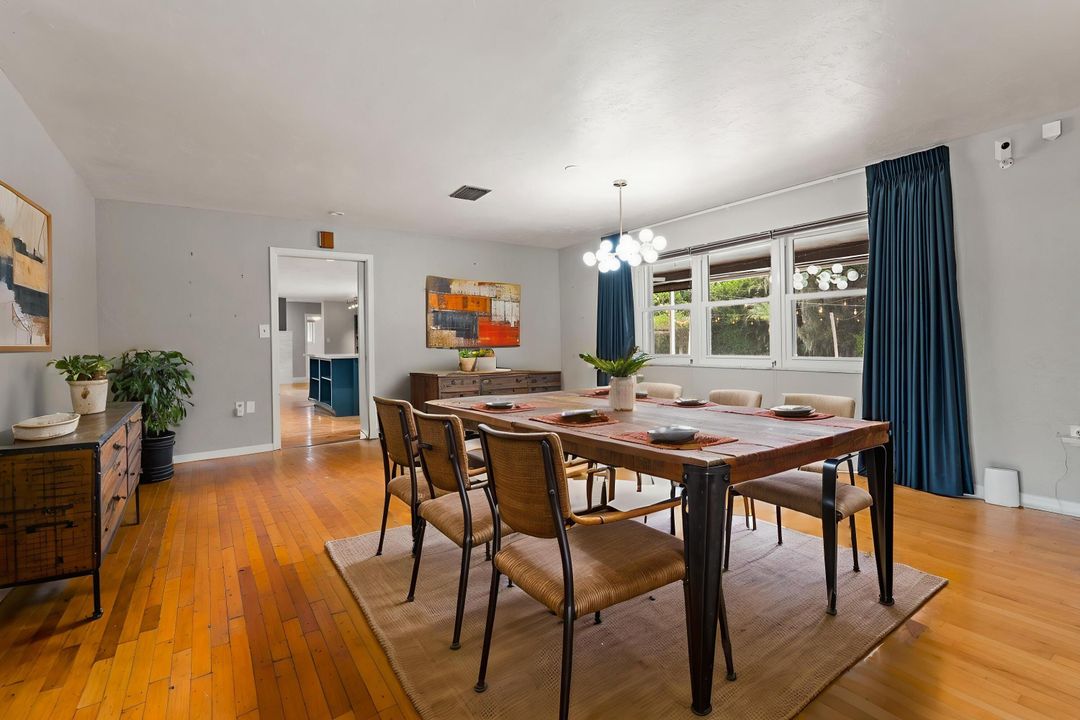 For Sale: $799,900 (4 beds, 3 baths, 4152 Square Feet)