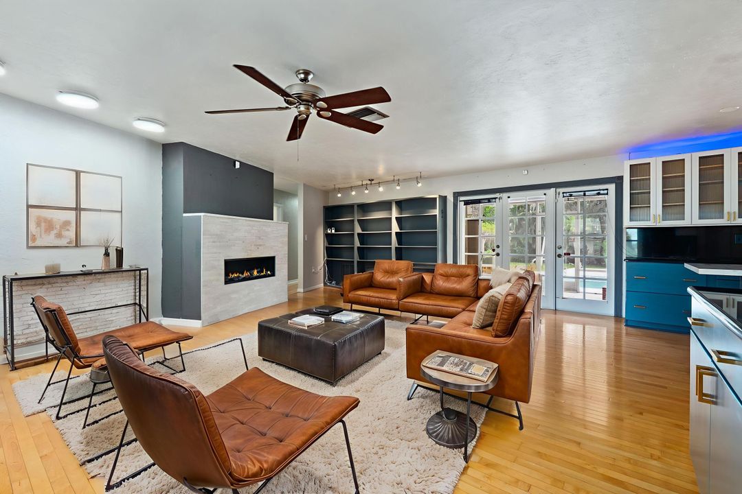 For Sale: $799,900 (4 beds, 3 baths, 4152 Square Feet)