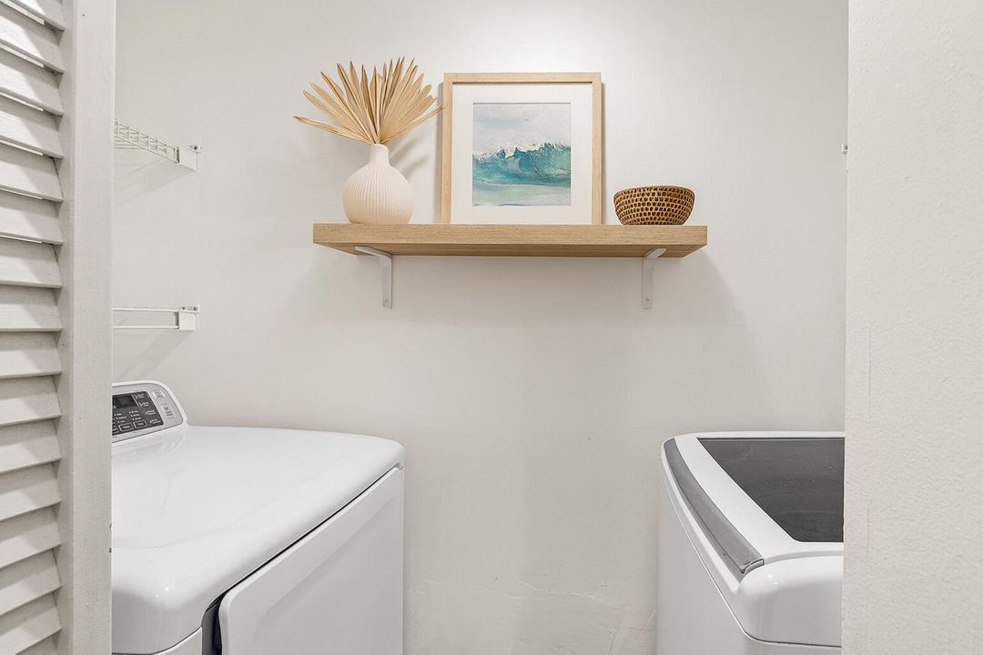 合同活跃: $265,000 (2 贝兹, 2 浴室, 1232 平方英尺)