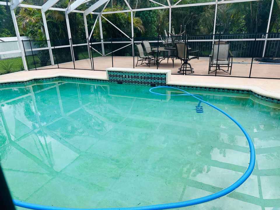 出租: $5,500 (5 贝兹, 3 浴室, 2644 平方英尺)