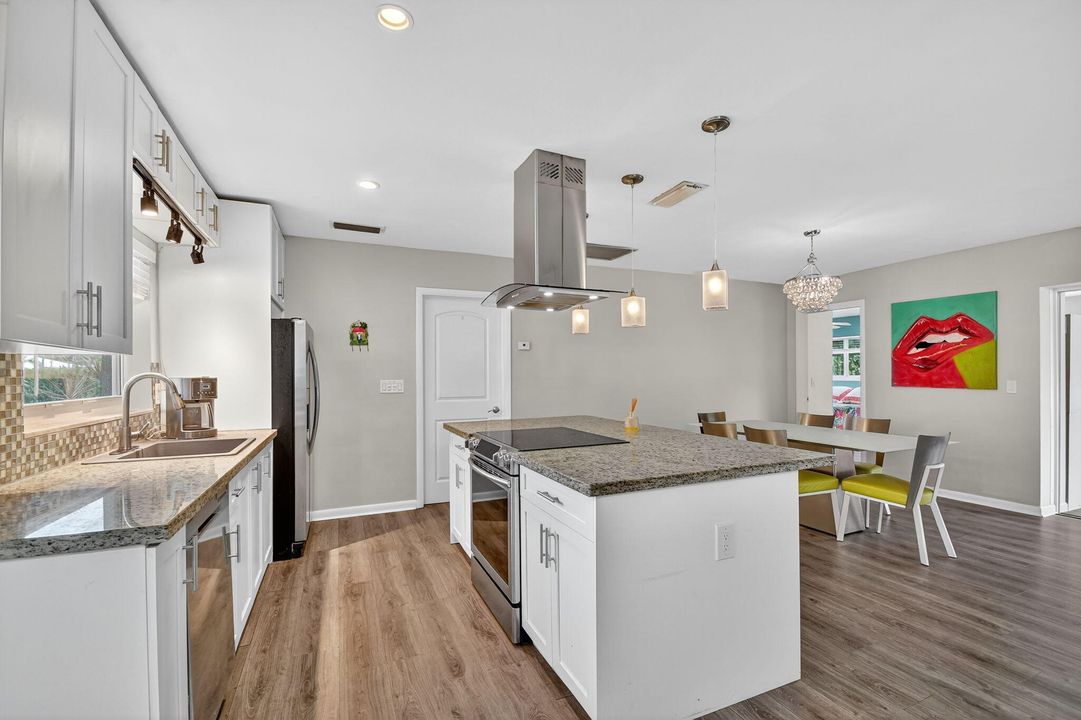 待售: $699,990 (3 贝兹, 2 浴室, 1646 平方英尺)