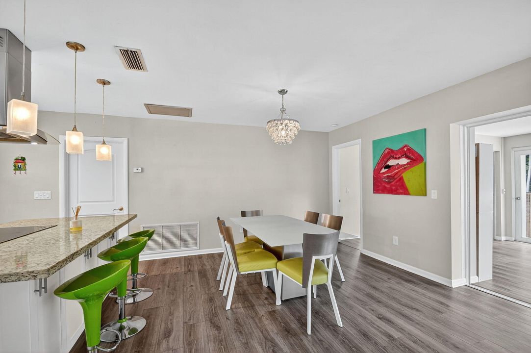 待售: $699,990 (3 贝兹, 2 浴室, 1646 平方英尺)