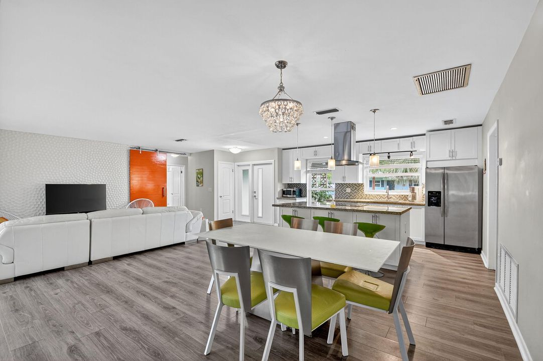 待售: $699,990 (3 贝兹, 2 浴室, 1646 平方英尺)