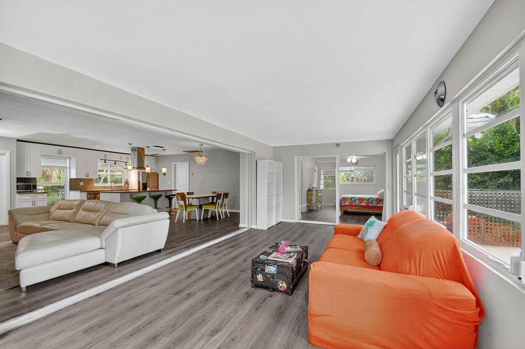 待售: $699,990 (3 贝兹, 2 浴室, 1646 平方英尺)