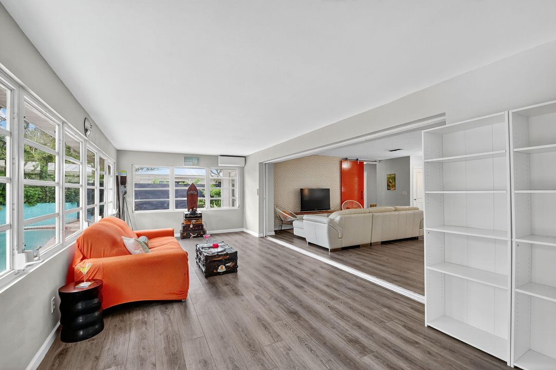 待售: $699,990 (3 贝兹, 2 浴室, 1646 平方英尺)