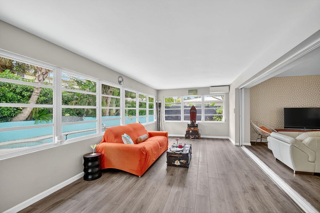 待售: $699,990 (3 贝兹, 2 浴室, 1646 平方英尺)