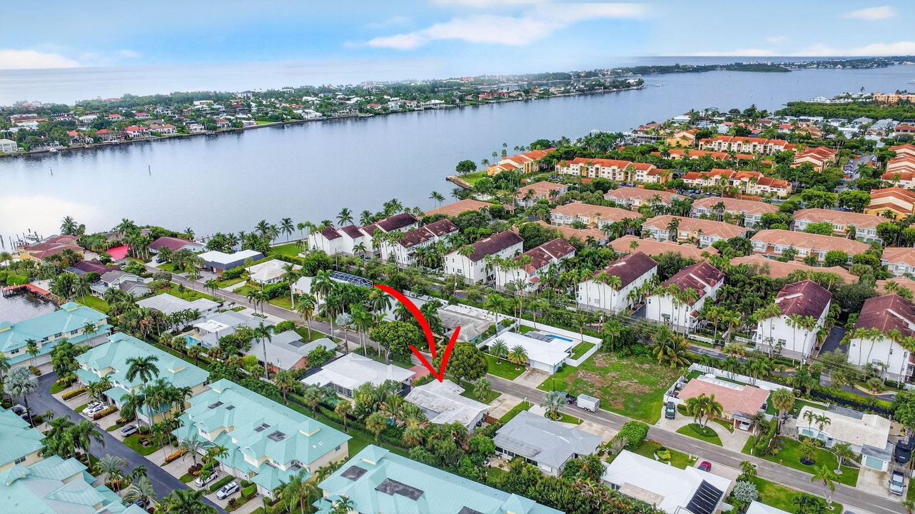 待售: $699,990 (3 贝兹, 2 浴室, 1646 平方英尺)