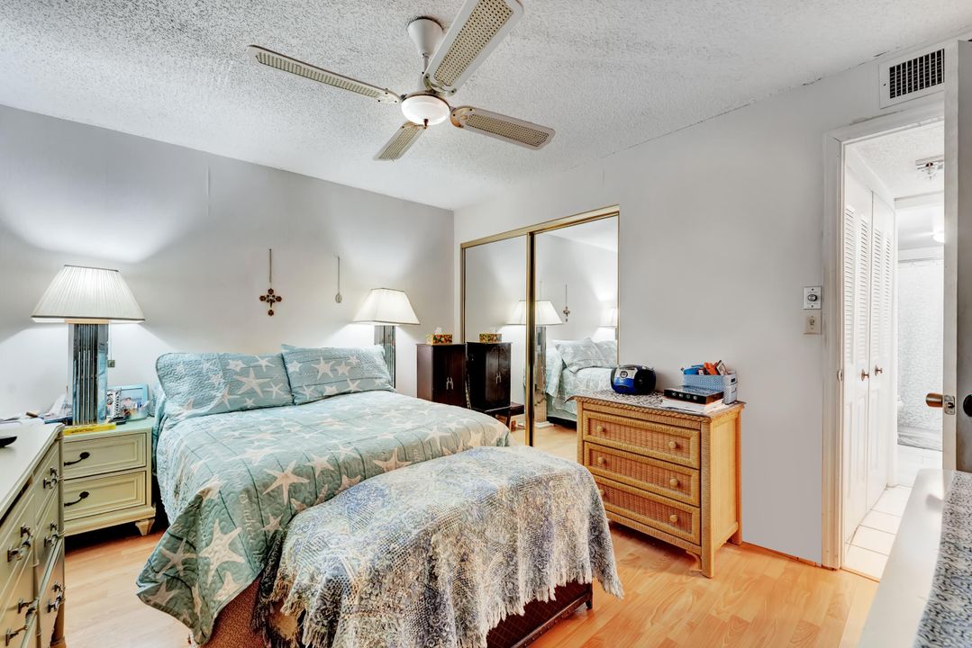 For Sale: $180,000 (2 beds, 2 baths, 1090 Square Feet)