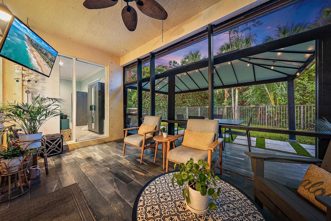 Под контрактом: $679,000 (4 спален, 3 ванн, 2700 Квадратных фут)