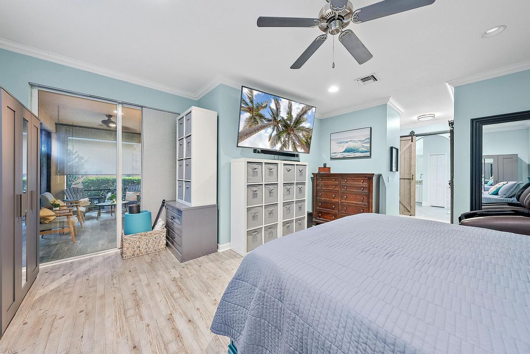 Под контрактом: $679,000 (4 спален, 3 ванн, 2700 Квадратных фут)