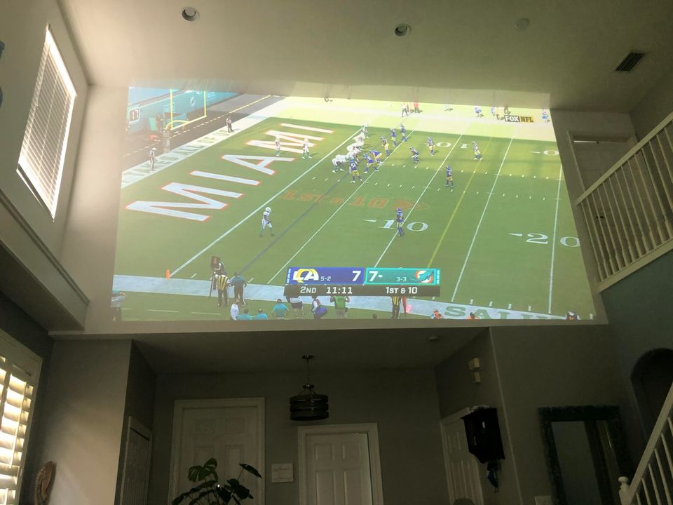 Под контрактом: $679,000 (4 спален, 3 ванн, 2700 Квадратных фут)