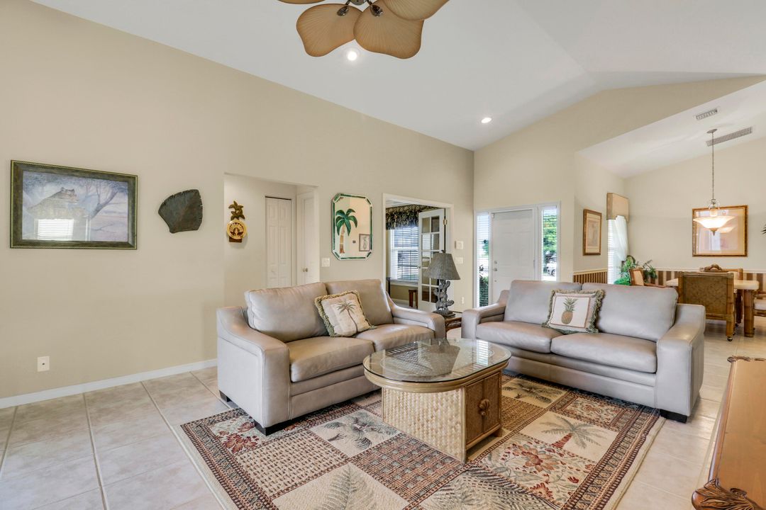 На продажу: $399,999 (3 спален, 2 ванн, 1485 Квадратных фут)