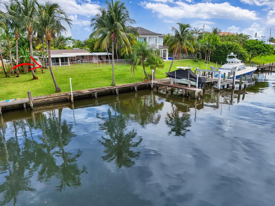 合同活跃: $3,725,000 (2 贝兹, 2 浴室, 1878 平方英尺)