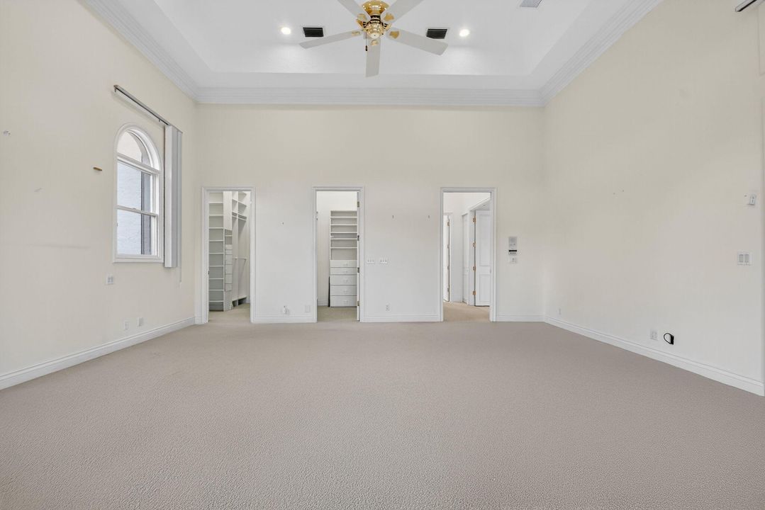 Под контрактом: $1,699,000 (5 спален, 3 ванн, 5019 Квадратных фут)