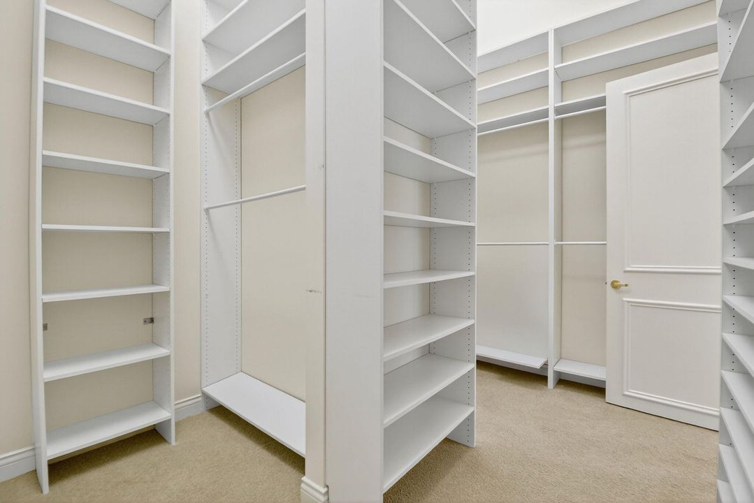 Под контрактом: $1,699,000 (5 спален, 3 ванн, 5019 Квадратных фут)