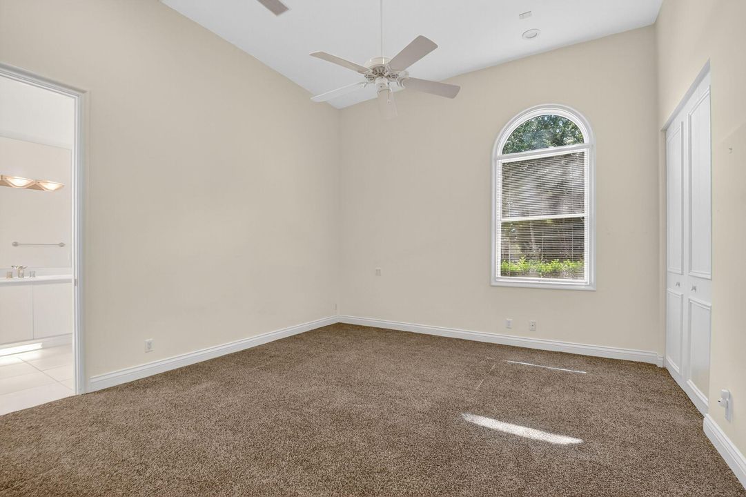 Под контрактом: $1,699,000 (5 спален, 3 ванн, 5019 Квадратных фут)