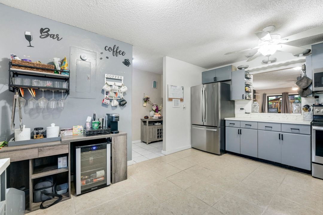 Active With Contract: $350,000 (2 beds, 2 baths, 1170 Square Feet)