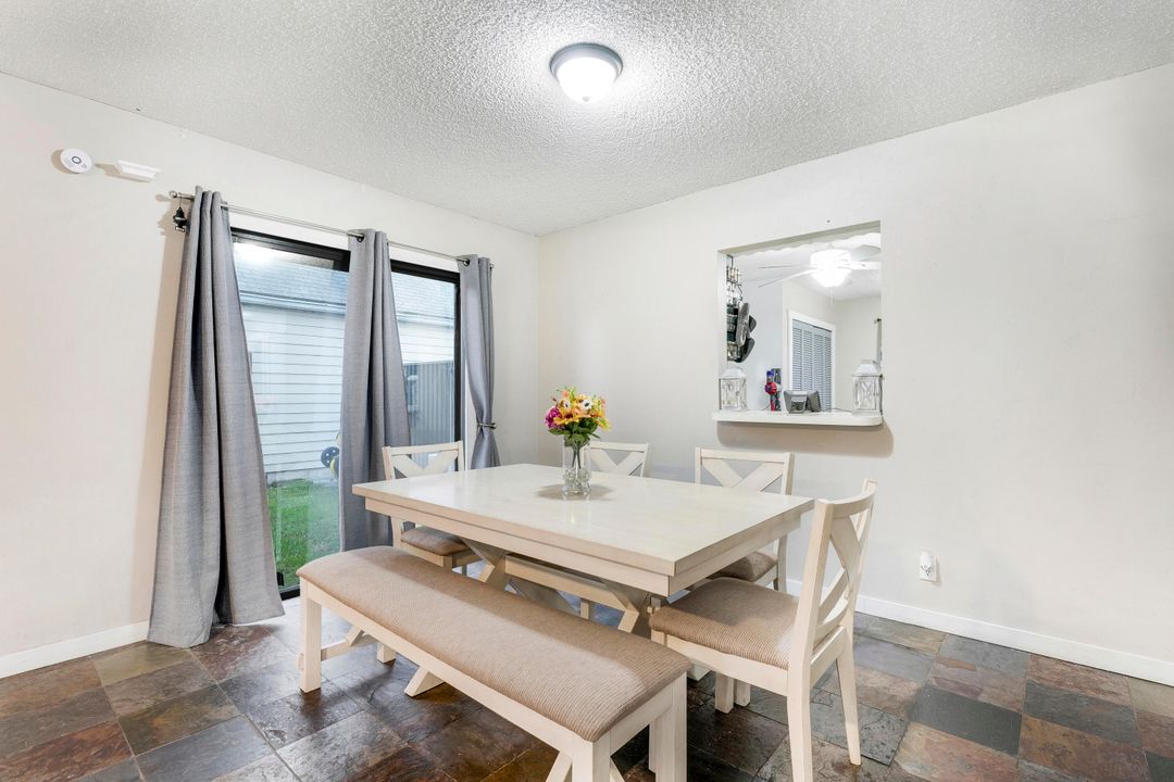 Active With Contract: $350,000 (2 beds, 2 baths, 1170 Square Feet)