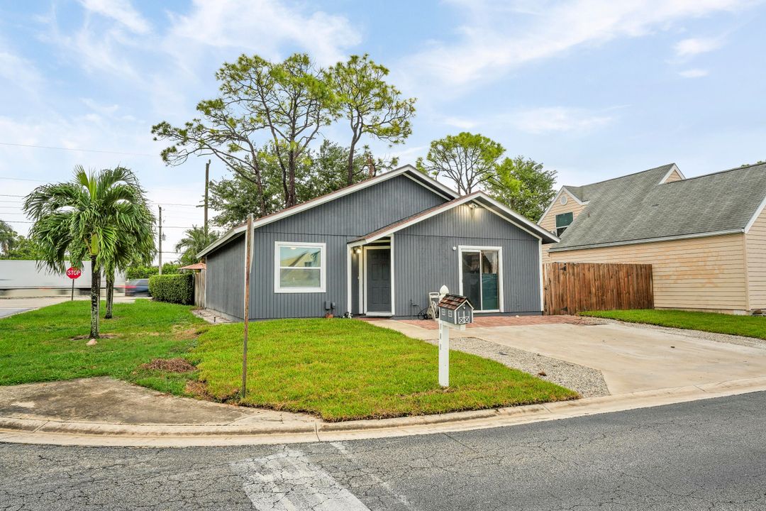 Active With Contract: $350,000 (2 beds, 2 baths, 1170 Square Feet)