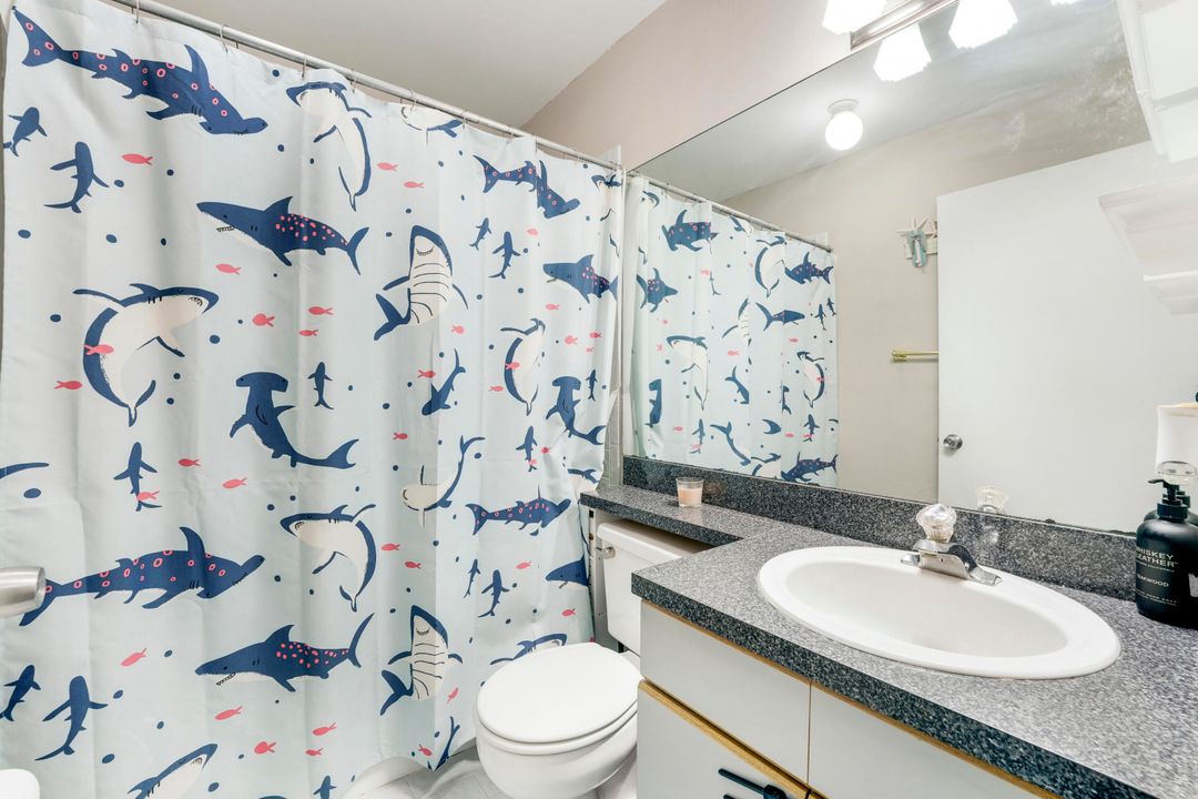 Active With Contract: $350,000 (2 beds, 2 baths, 1170 Square Feet)