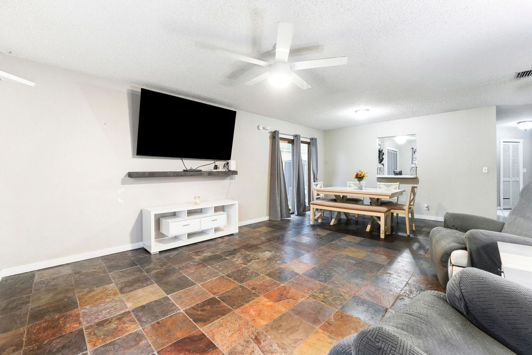 Active With Contract: $350,000 (2 beds, 2 baths, 1170 Square Feet)