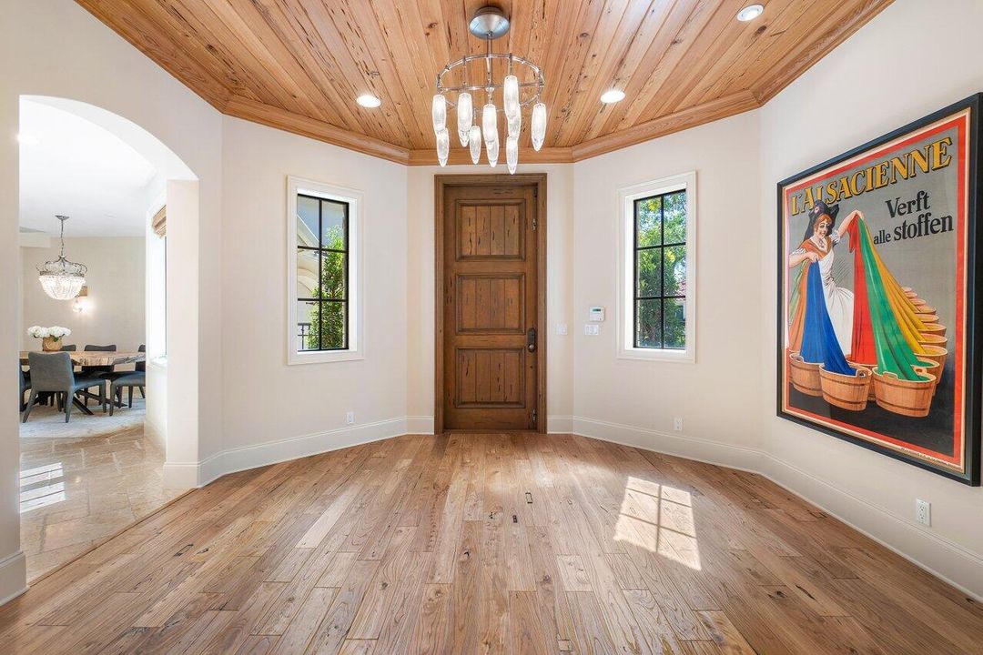 合同活跃: $3,295,000 (4 贝兹, 5 浴室, 4070 平方英尺)