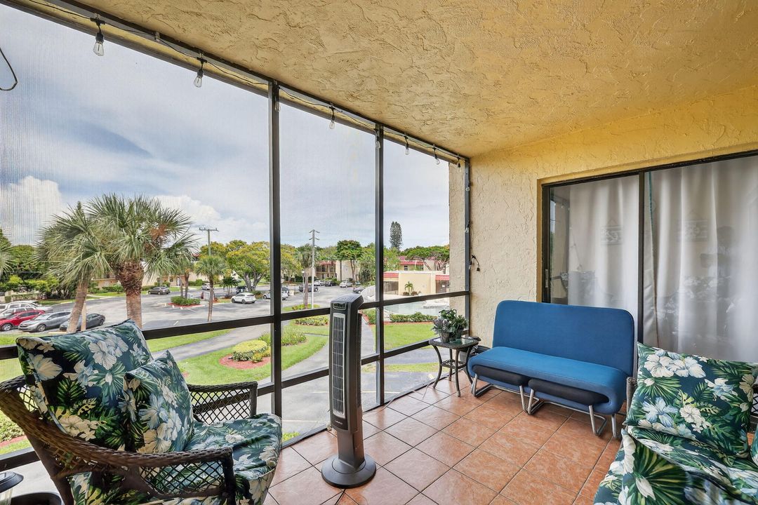 For Sale: $110,000 (2 beds, 1 baths, 1014 Square Feet)