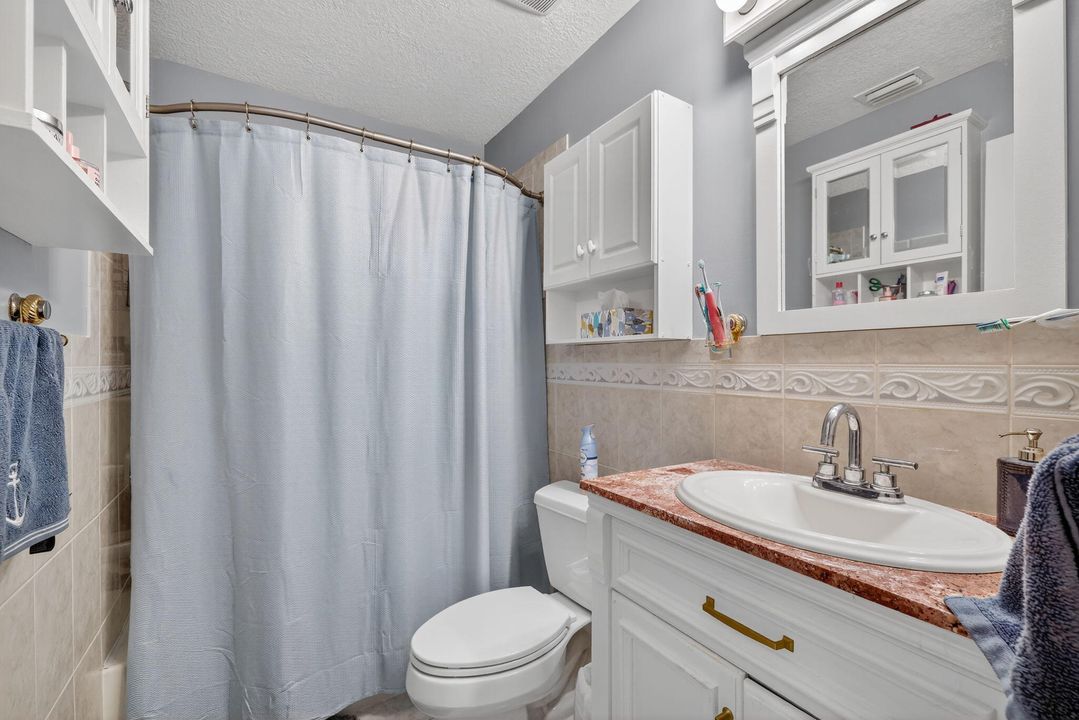 For Sale: $110,000 (2 beds, 1 baths, 1014 Square Feet)