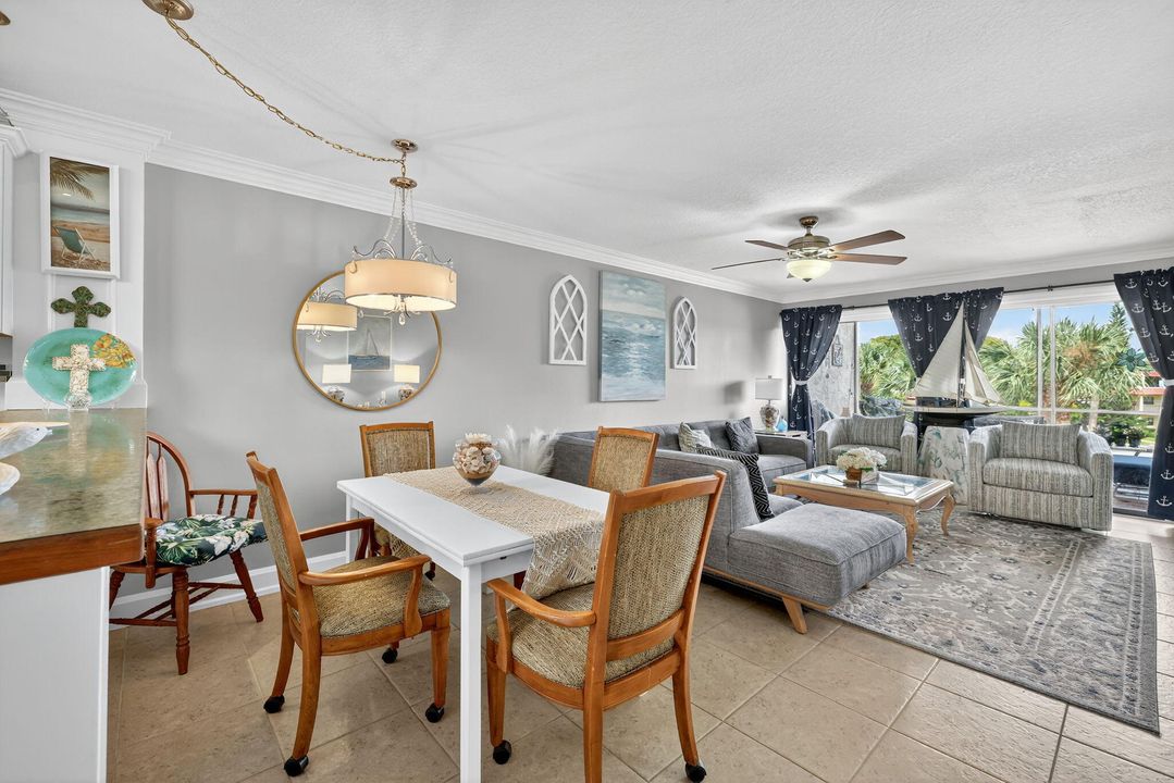 For Sale: $110,000 (2 beds, 1 baths, 1014 Square Feet)