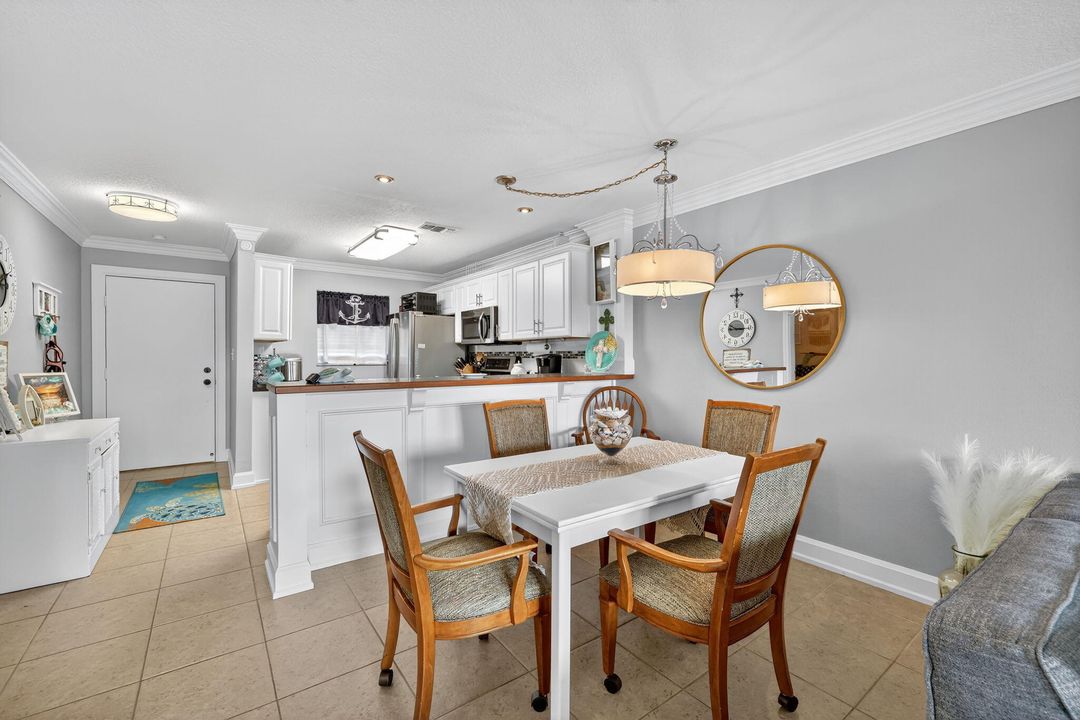 For Sale: $110,000 (2 beds, 1 baths, 1014 Square Feet)