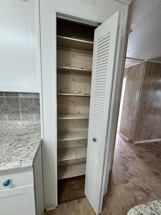 For Sale: $34,900 (2 beds, 2 baths, 1400 Square Feet)