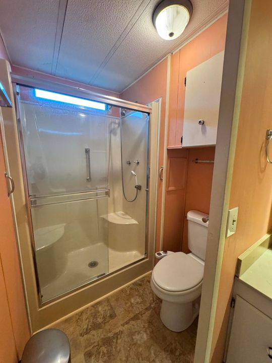 For Sale: $34,900 (2 beds, 2 baths, 1400 Square Feet)