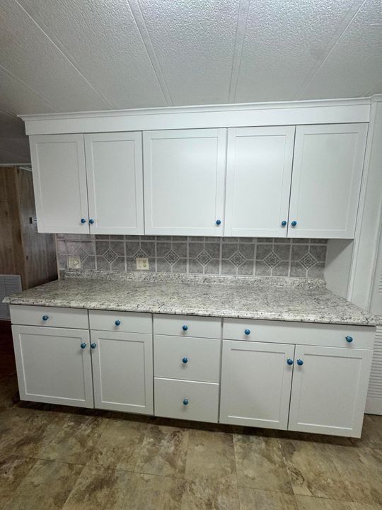 For Sale: $34,900 (2 beds, 2 baths, 1400 Square Feet)