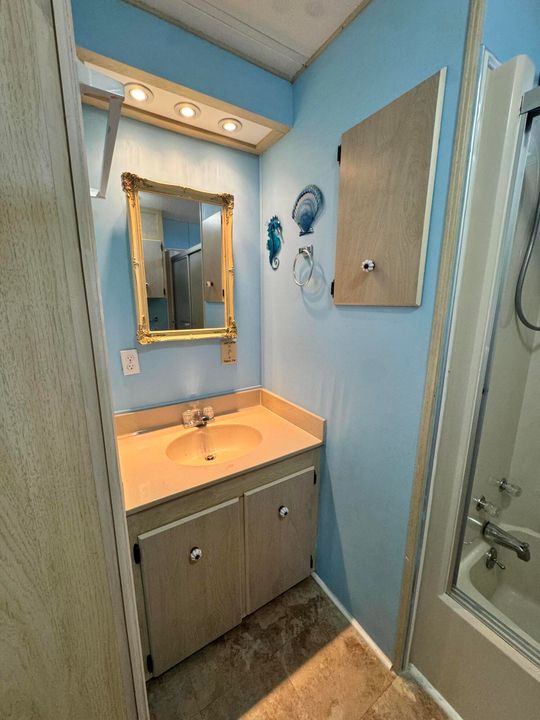 For Sale: $34,900 (2 beds, 2 baths, 1400 Square Feet)