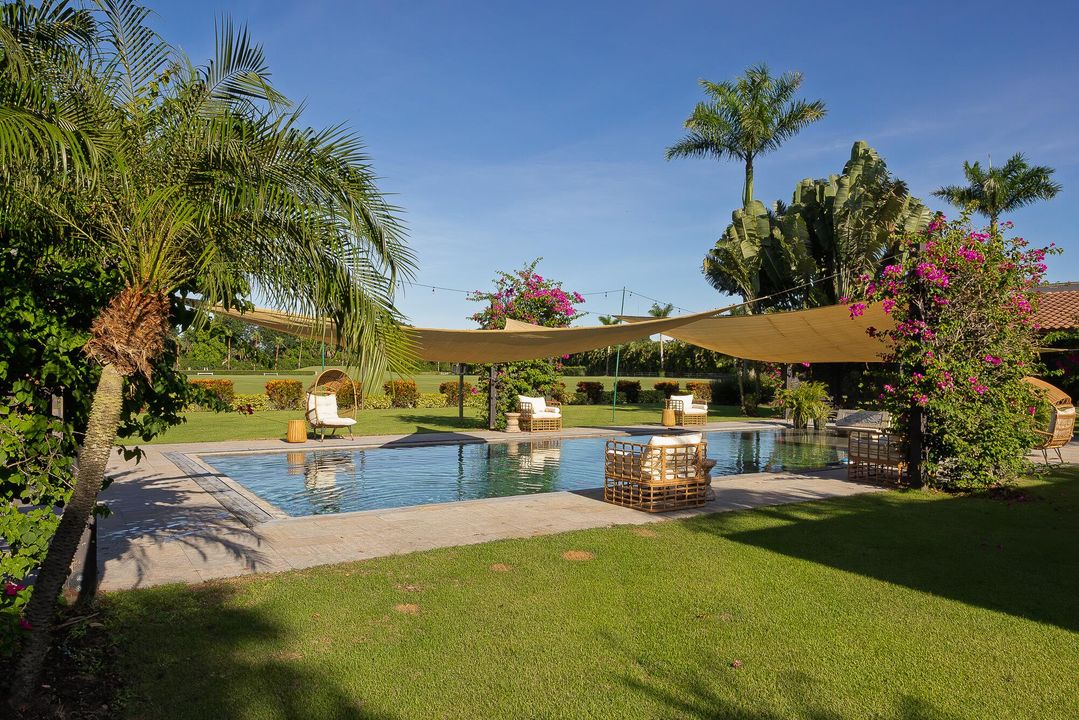 出租: $15,000 (5 贝兹, 6 浴室, 4660 平方英尺)