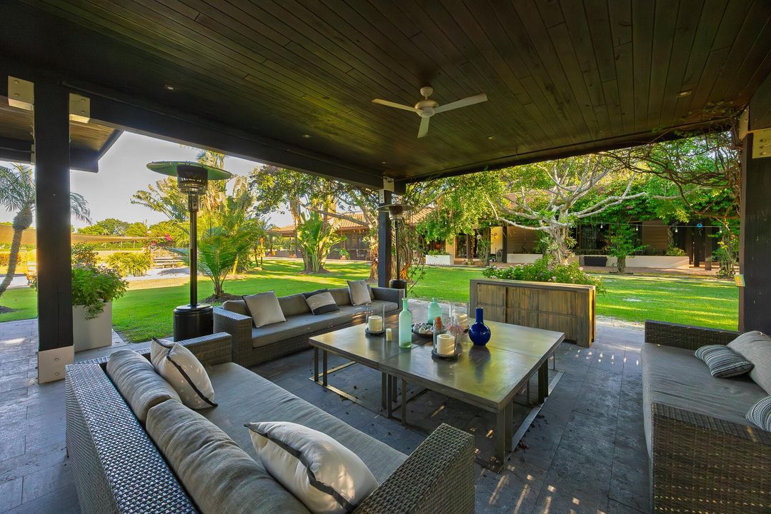 出租: $15,000 (5 贝兹, 6 浴室, 4660 平方英尺)