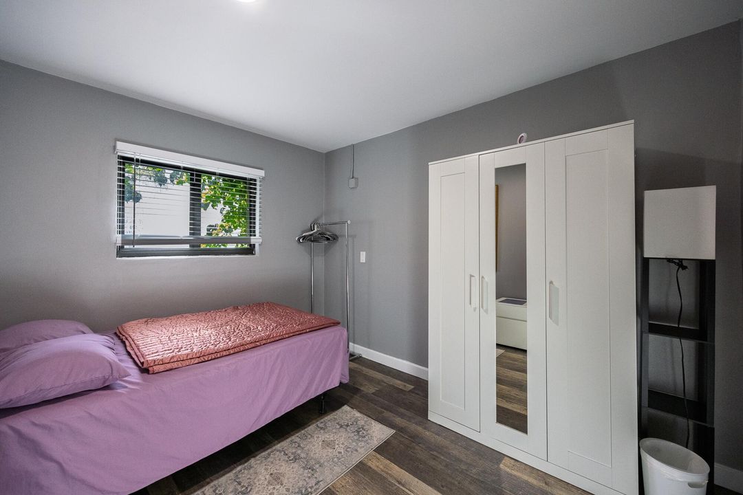 出租: $15,000 (5 贝兹, 6 浴室, 4660 平方英尺)