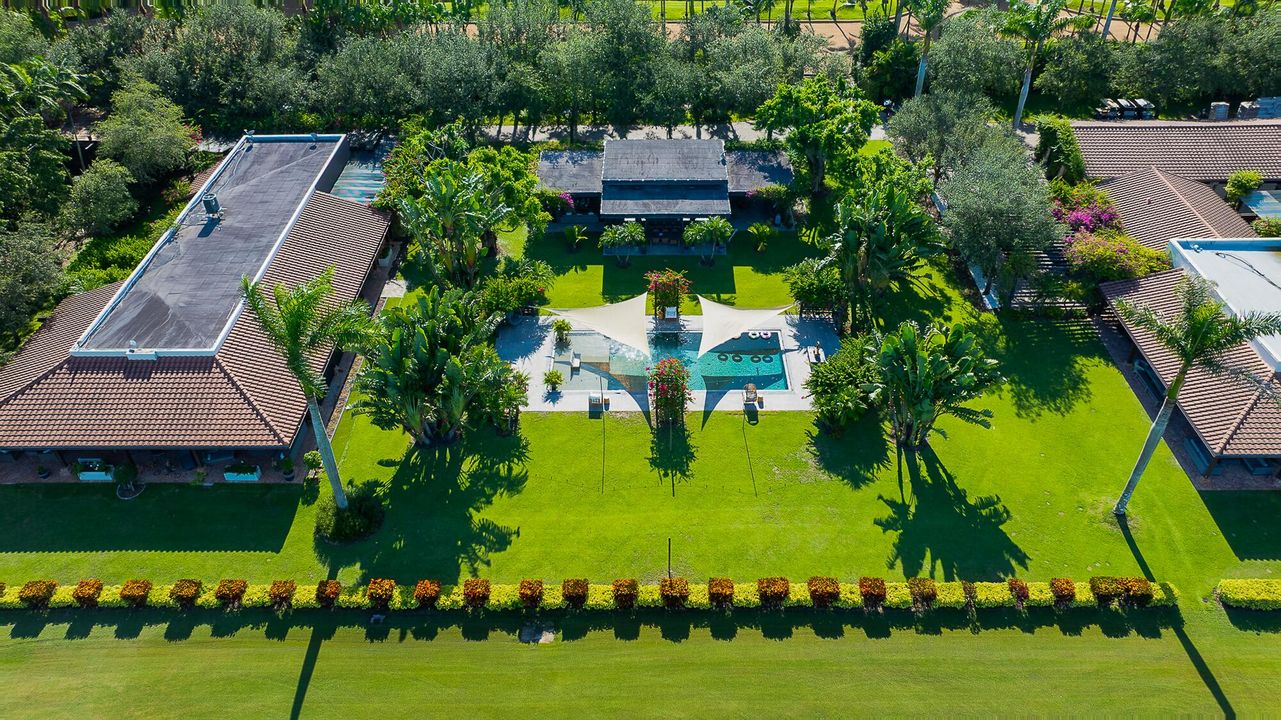 出租: $15,000 (5 贝兹, 6 浴室, 4660 平方英尺)