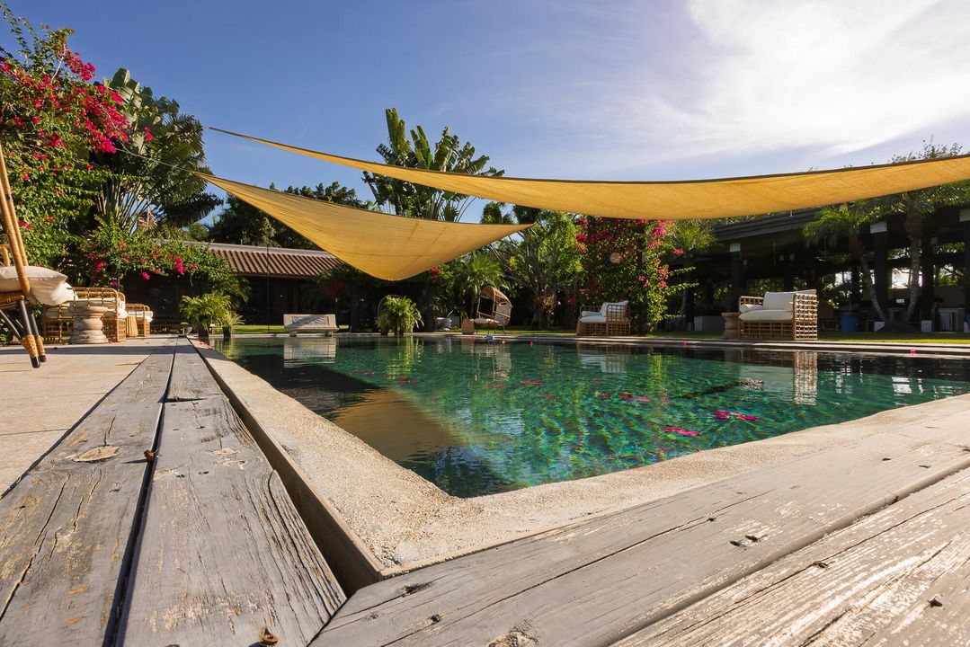 出租: $15,000 (5 贝兹, 6 浴室, 4660 平方英尺)