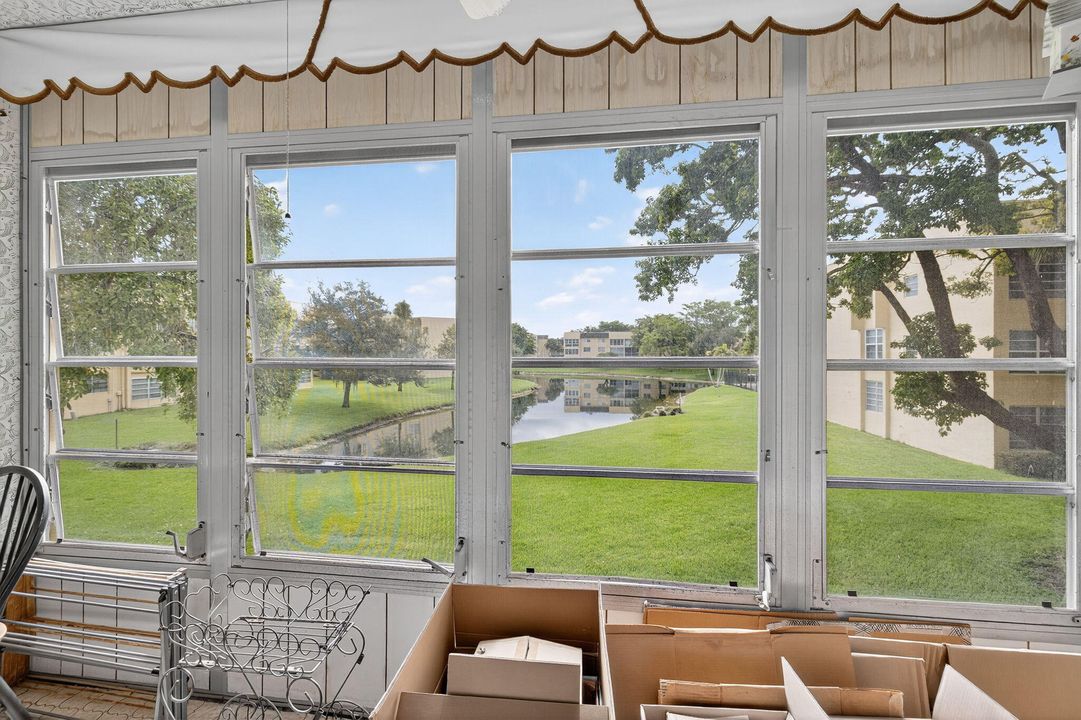 Active With Contract: $99,000 (2 beds, 2 baths, 880 Square Feet)